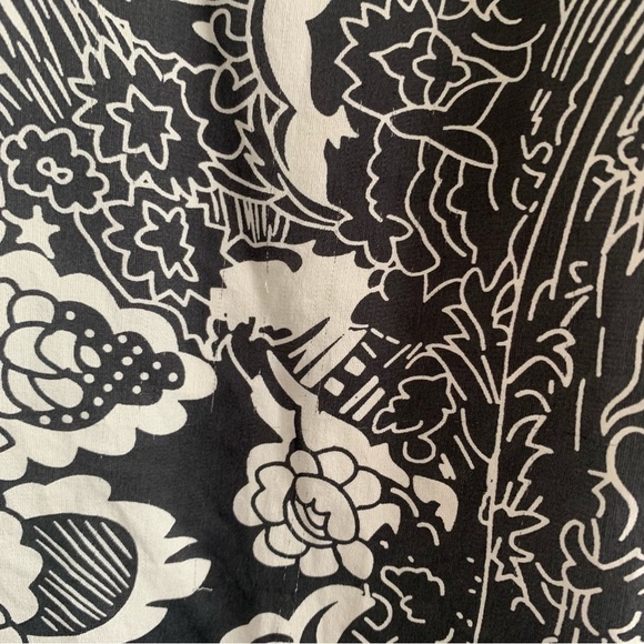 Club Monaco Ruched Neckline Sleeveless Top 100% Silk Light Weight Size XS - Picture 8 of 13